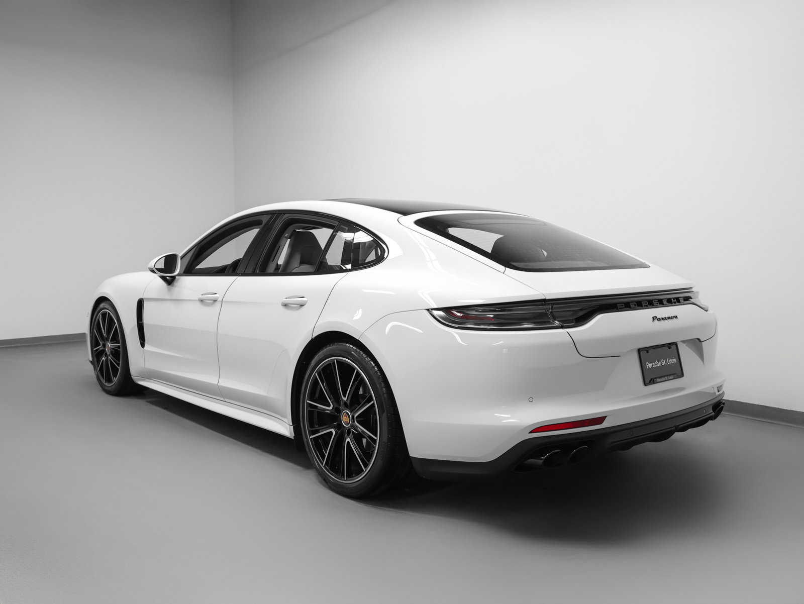 Certified 2023 Porsche Panamera Platinum Edition RWD image 3