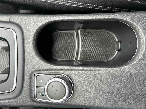 Used 2016 Mercedes-Benz CLA 250 image 28