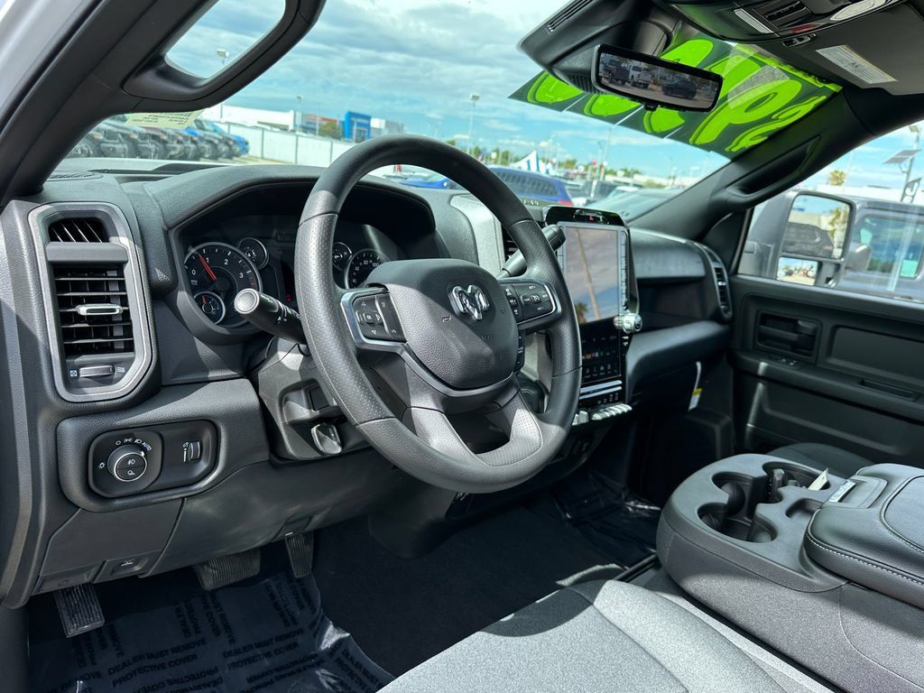 New 2026 RAM 3500 Tradesman AWD/4WD image 17