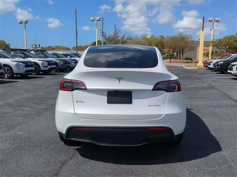 Used 2023 Tesla Model Y Long Range image 7
