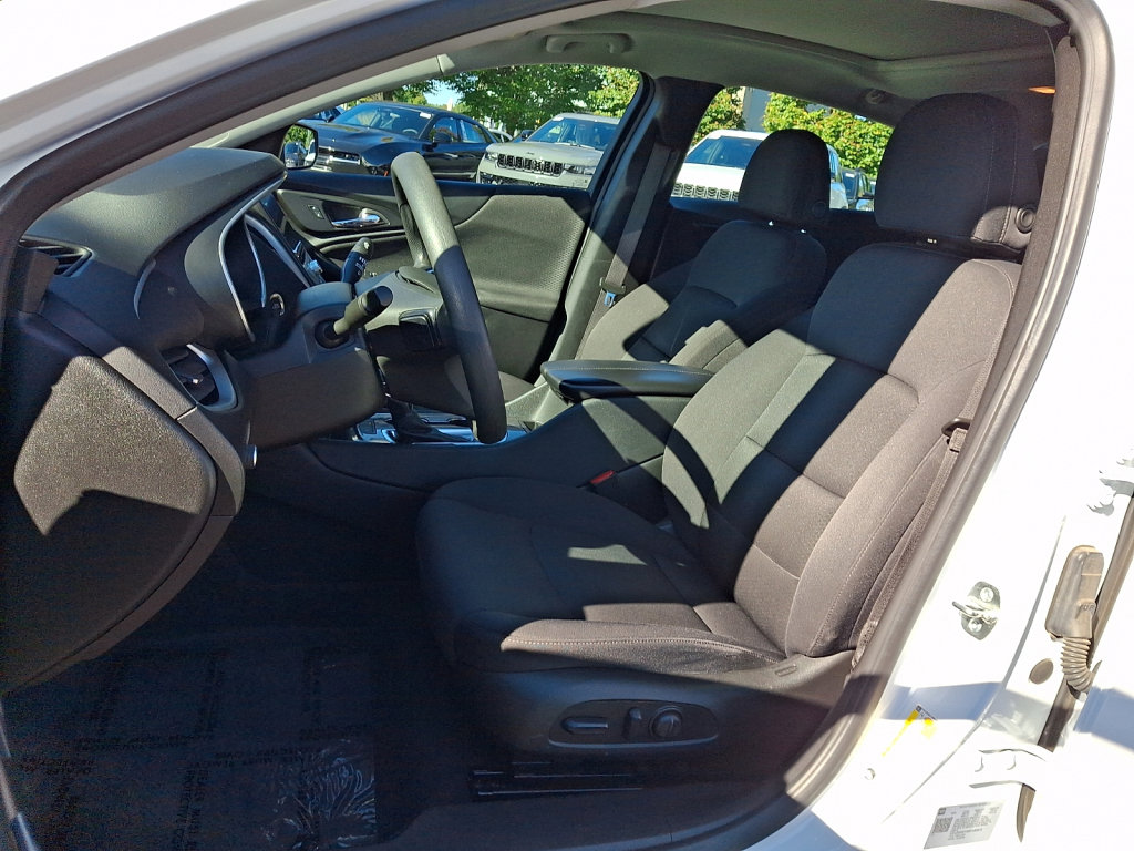 Used 2024 Chevrolet Malibu LT FWD image 24