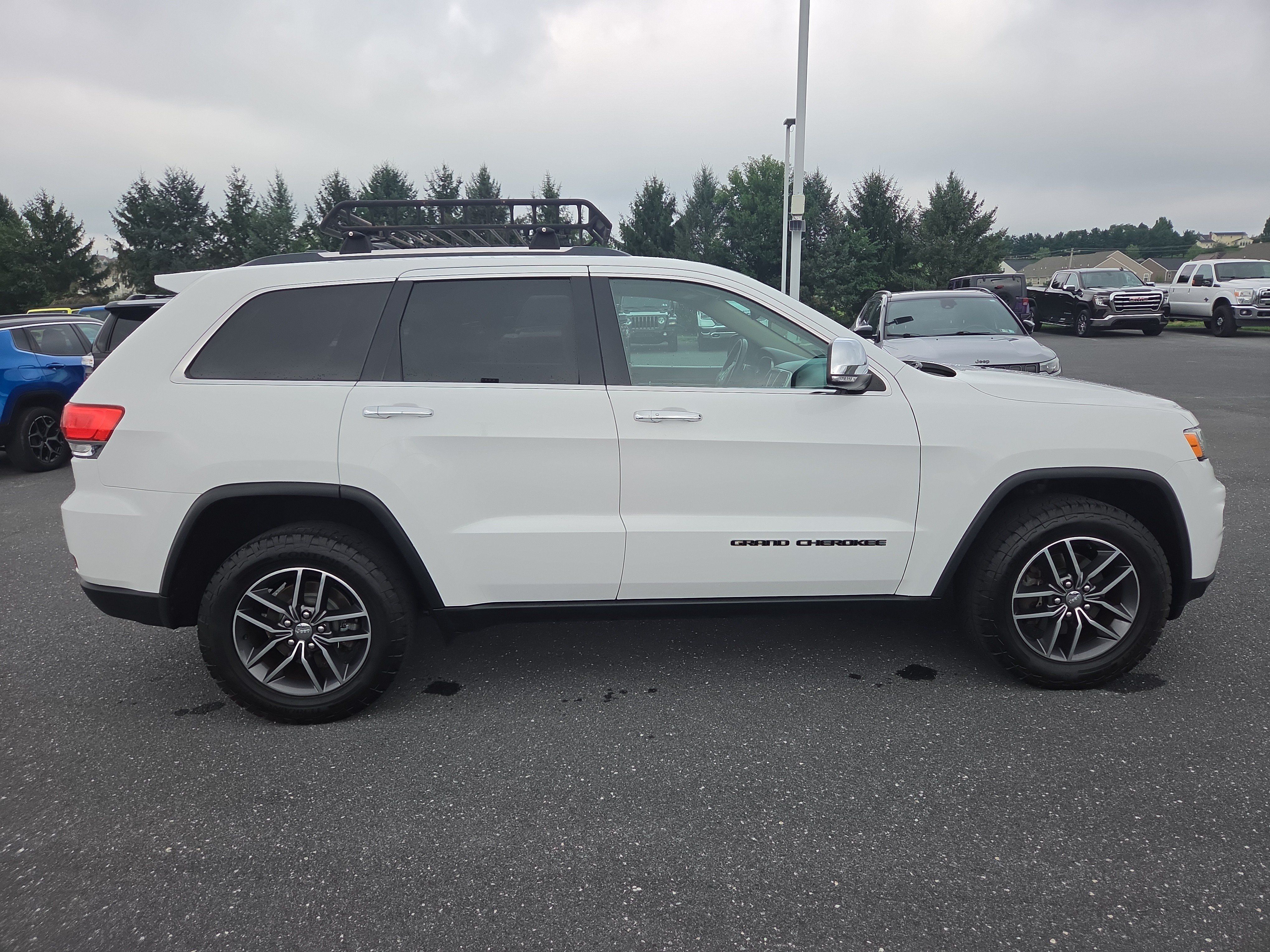 Used 2017 Jeep Grand Cherokee Limited AWD/4WD image 17
