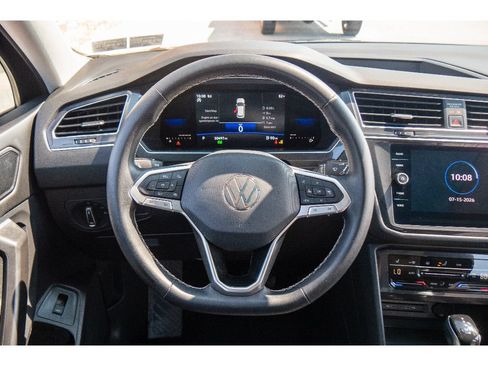 Used 2022 Volkswagen Tiguan SE w/ Panoramic Sunroof Package AWD/4WD image 22