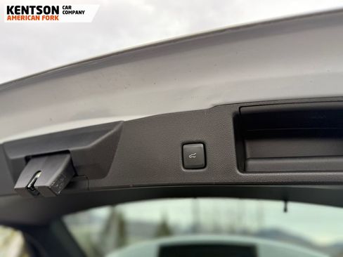 Used 2025 Ford Escape Platinum image 39