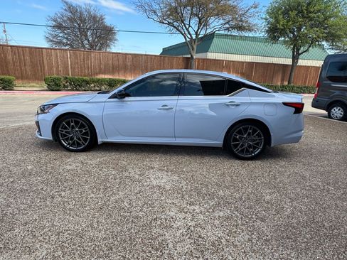 Used 2023 Nissan Altima 2.0 SR FWD image 8