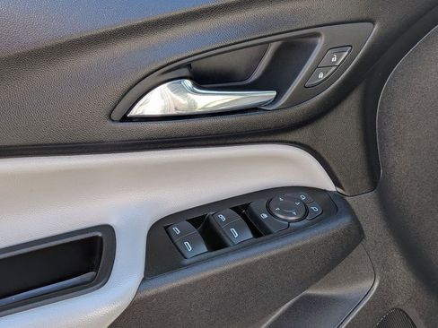 Used 2024 Chevrolet Equinox LT image 13