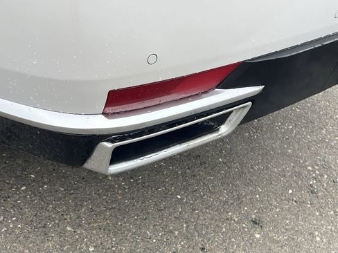 Used 2023 Cadillac Escalade ESV Premium Luxury w/ LPO, Radiant Package image 32