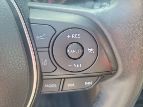 Certified 2020 Toyota RAV4 XLE Premium image 26