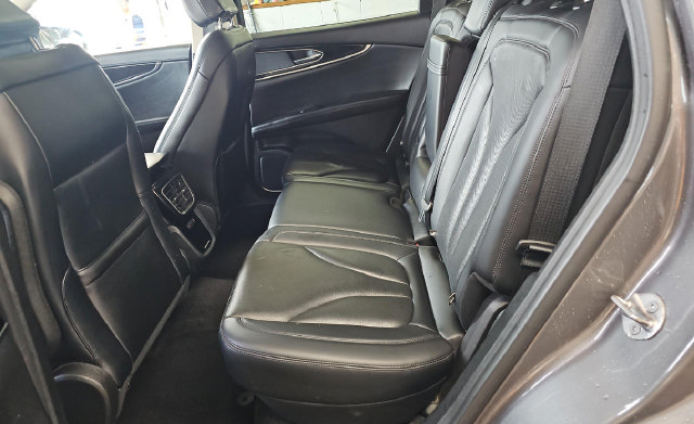 Used 2023 Lincoln Nautilus Reserve AWD/4WD image 15