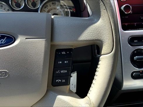 Used 2010 Ford Edge SEL image 19