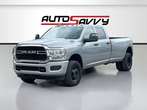 Used 2024 RAM 3500 Tradesman w/ Chrome Appearance Group AWD/4WD image 3