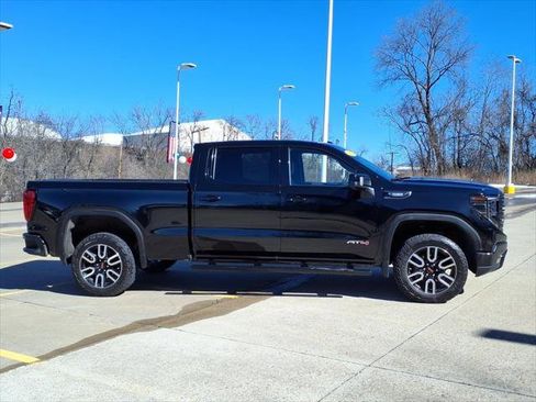 Used 2023 GMC Sierra 1500 AT4 AWD/4WD image 3