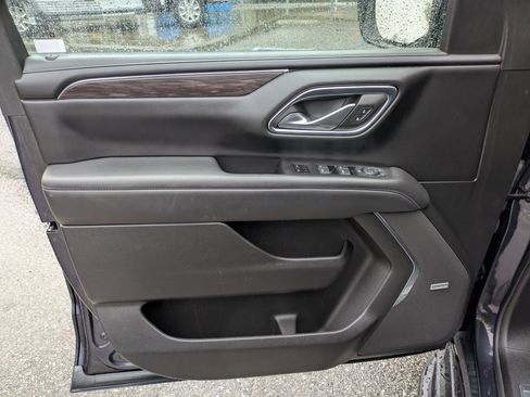 Used 2023 Chevrolet Suburban LT image 10