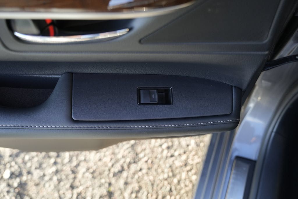Used 2015 Lexus ES 350 w/ Ultra Luxury Package FWD image 28