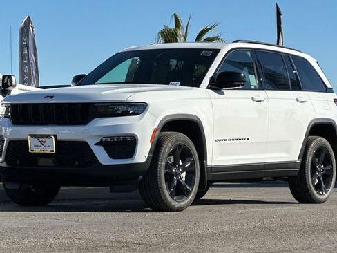 New 2025 Jeep Grand Cherokee Limited w/ Luxury Tech Group II image 12