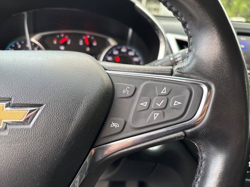 Used 2021 Chevrolet Equinox LT image 16