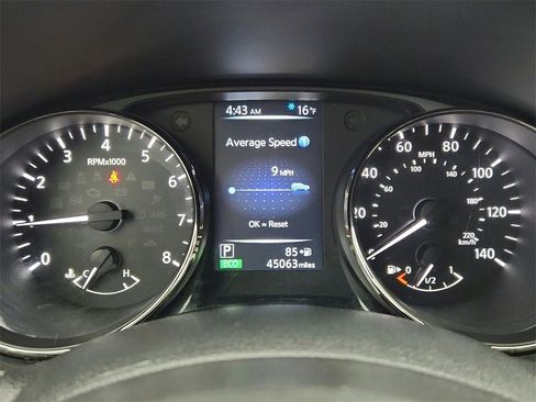 Used 2017 Nissan Rogue S image 11