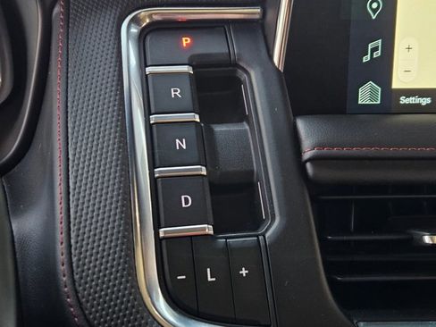 Used 2023 Chevrolet Suburban RST w/ Sport Performance Package AWD/4WD image 12