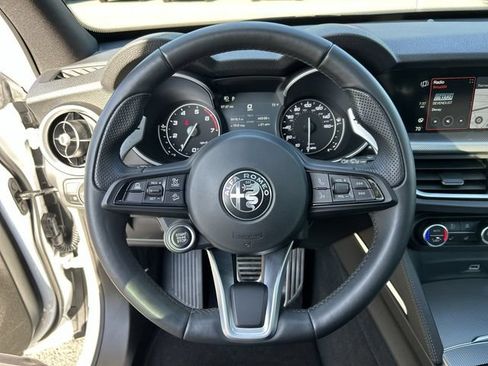 Used 2023 Alfa Romeo Stelvio Veloce AWD/4WD image 18