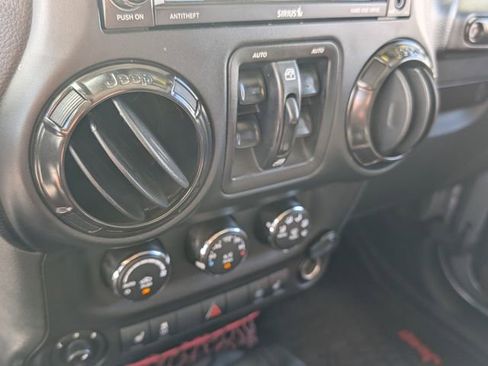 Used 2017 Jeep Wrangler Unlimited Rubicon image 22