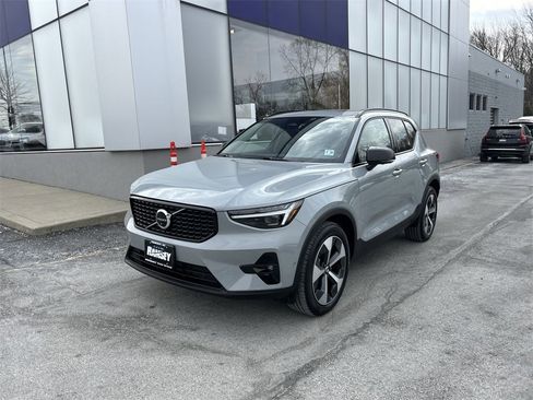 New 2026 Volvo XC40 B5 Plus w/ Protection Package Premier image 4