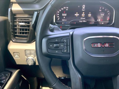 Used 2025 GMC Sierra 1500 AT4 w/ AT4 Premium Package AWD/4WD image 9