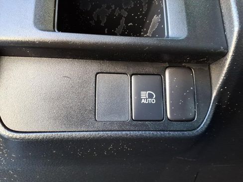 Used 2019 Toyota Tacoma SR5 image 12