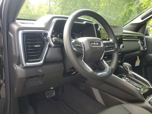 New 2025 GMC Canyon Elevation w/ Convenience Package image 16