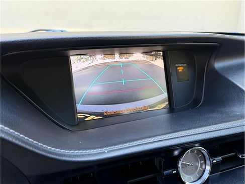 Used 2014 Lexus ES 350 w/ Luxury Package FWD image 18