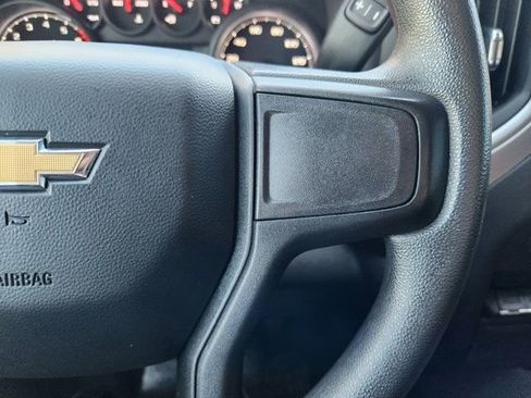 Used 2023 Chevrolet Silverado 1500 Custom image 31
