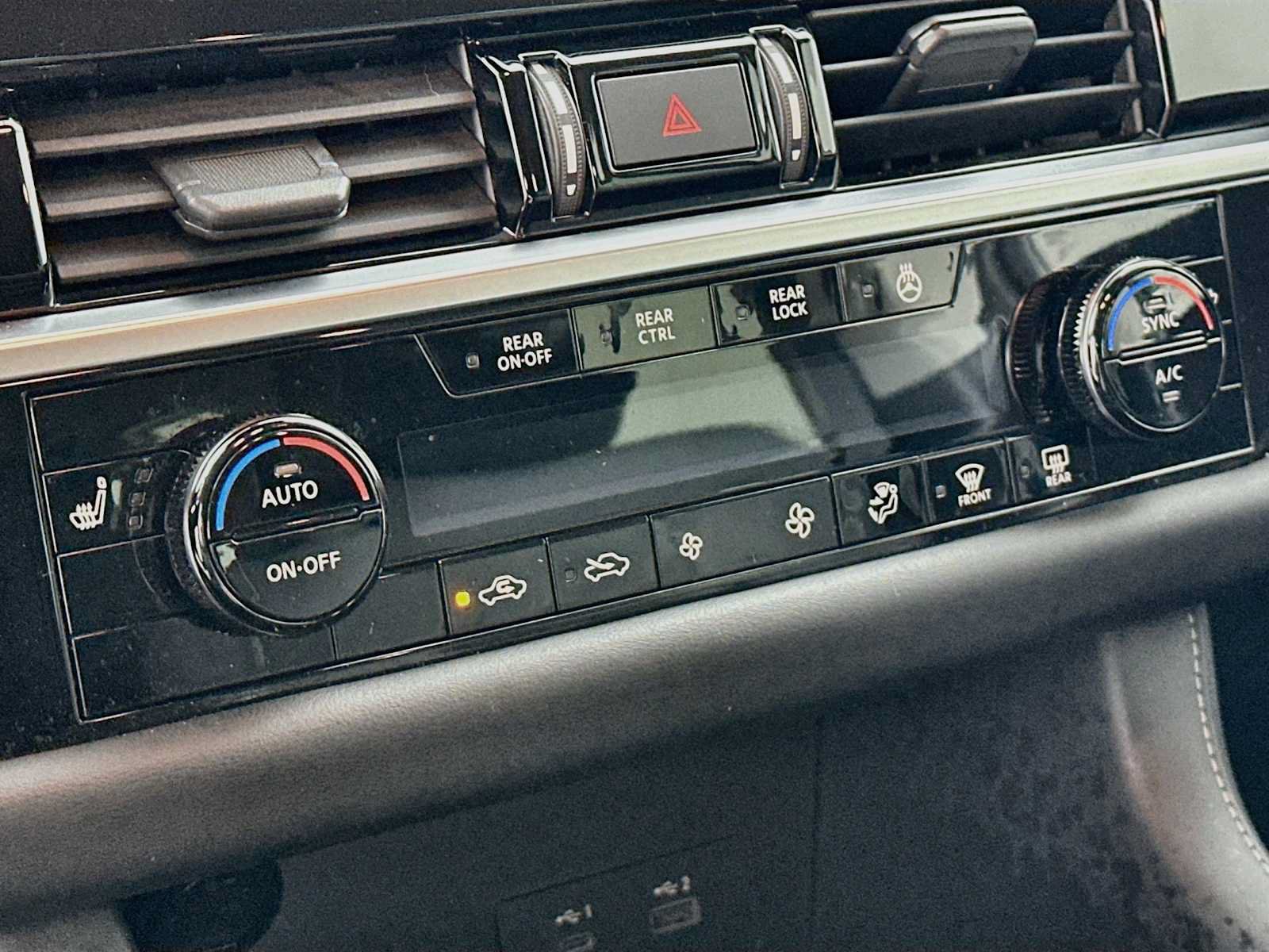 Used 2022 Nissan Pathfinder SL AWD/4WD image 20