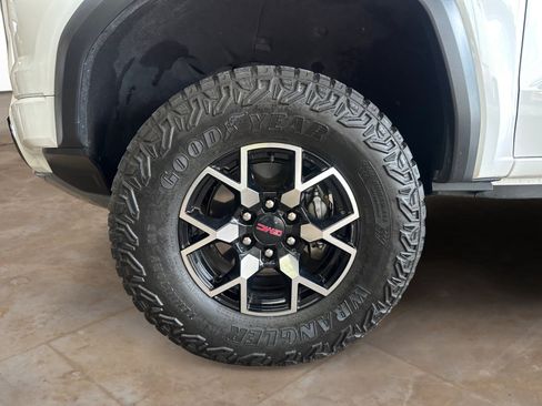 Used 2023 GMC Canyon AT4X AWD/4WD image 31