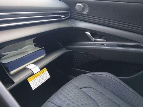 New 2026 Hyundai Elantra Limited FWD image 21