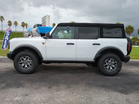 New 2025 Ford Bronco Badlands image 7