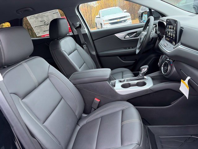New 2026 Chevrolet Blazer LT w/ Midnight/Sport Edition AWD/4WD image 38