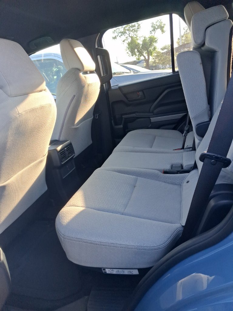 Used 2025 Toyota 4Runner SR5 AWD/4WD image 6