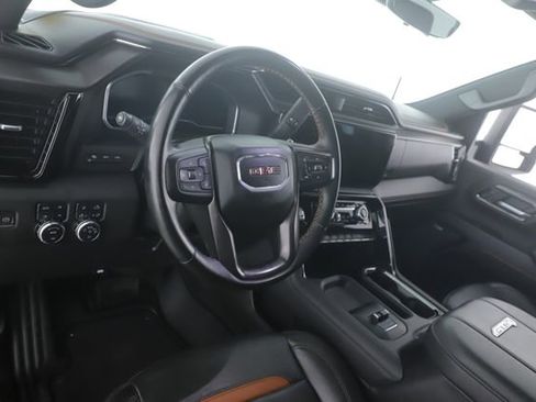 Used 2024 GMC Sierra 2500 AT4 w/ AT4 Premium Plus Package AWD/4WD image 18