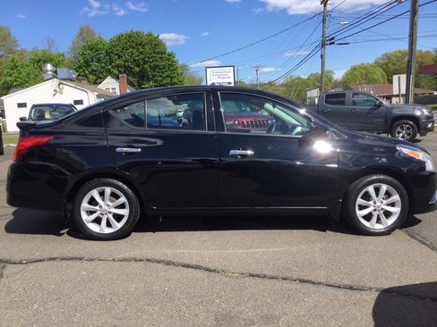 Used 2015 Nissan Versa w/ SL Tech Package FWD image 8