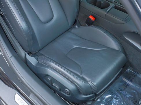 Used 2011 Audi R8 V10 image 86