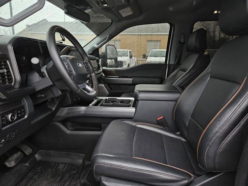 Used 2025 Ford F250 Lariat w/ Chrome Package image 11