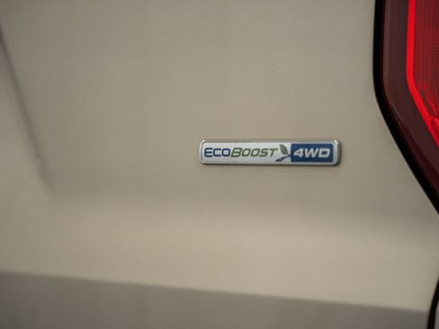 Certified 2017 Ford Explorer XLT w/ Equipment Group 202A image 19