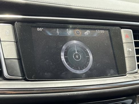Used 2018 Buick Enclave Essence FWD image 33