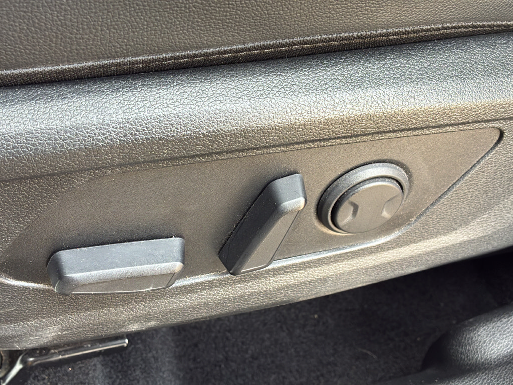 Used 2025 Kia Sportage EX FWD image 22