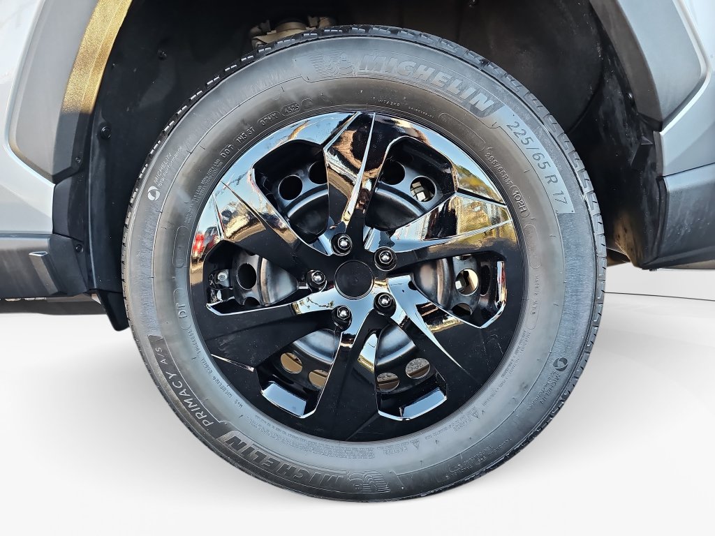 Certified 2025 Toyota RAV4 LE AWD/4WD image 22