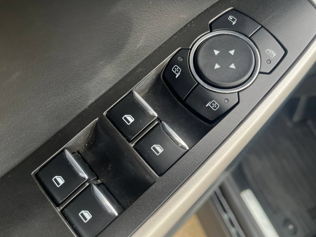 Used 2024 Ford Explorer Limited RWD image 14