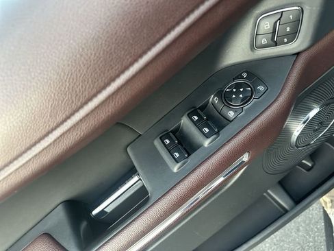 Used 2024 Ford Expedition Limited image 17