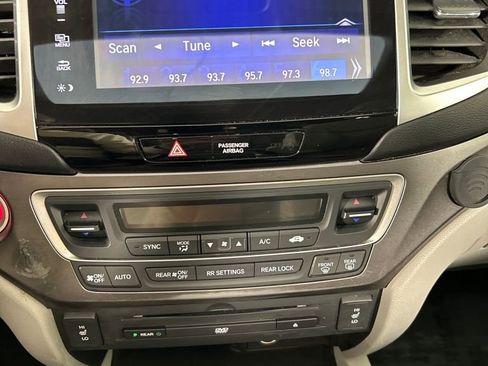 Used 2016 Honda Pilot EX-L image 11