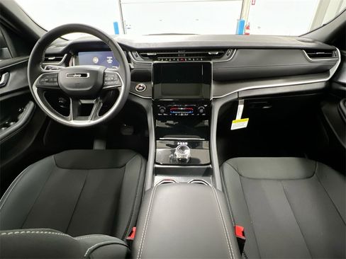 New 2025 Jeep Grand Cherokee Laredo X image 10