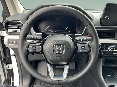 Used 2024 Honda Pilot EX-L image 11