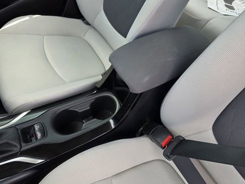 Used 2022 Toyota Corolla LE image 19